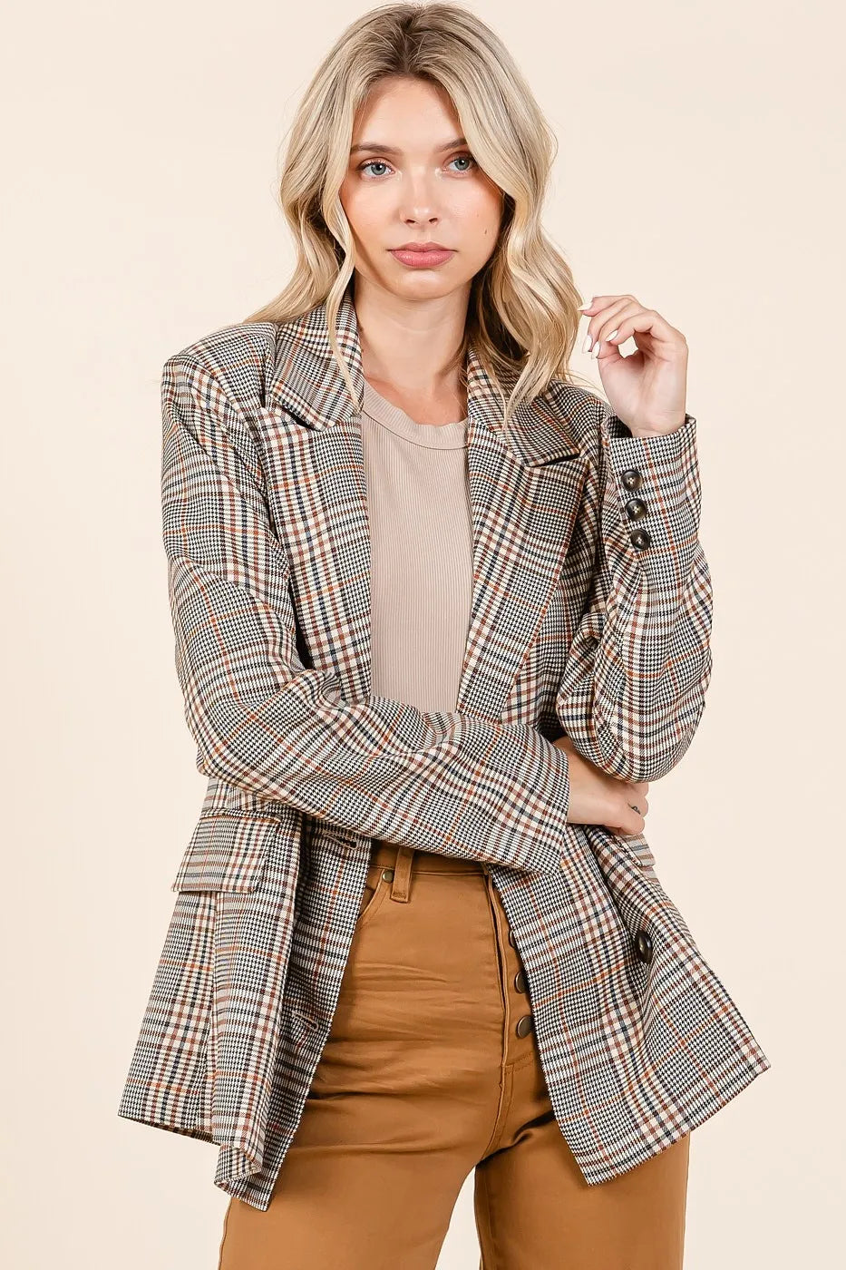 Plaid Double Breasted Relaxed Fit Blazer – outfit idea for women | Ro + Ivy
