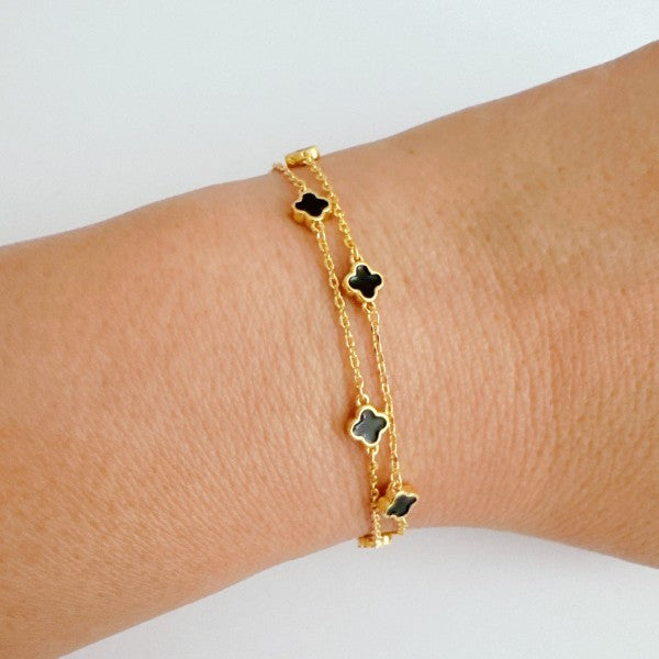 Petite Clover Layered Chain Bracelet | Trendy Outfit Idea for Women by Ro + Ivy | Elevated Basics, Modern Comfort & Style