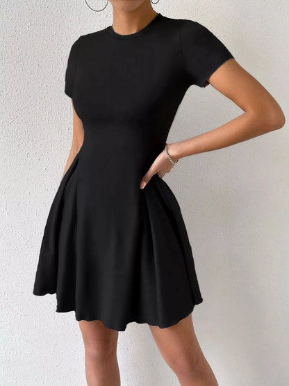Women's Round Neck Short Sleeve Mini Dress - Mini Dresses