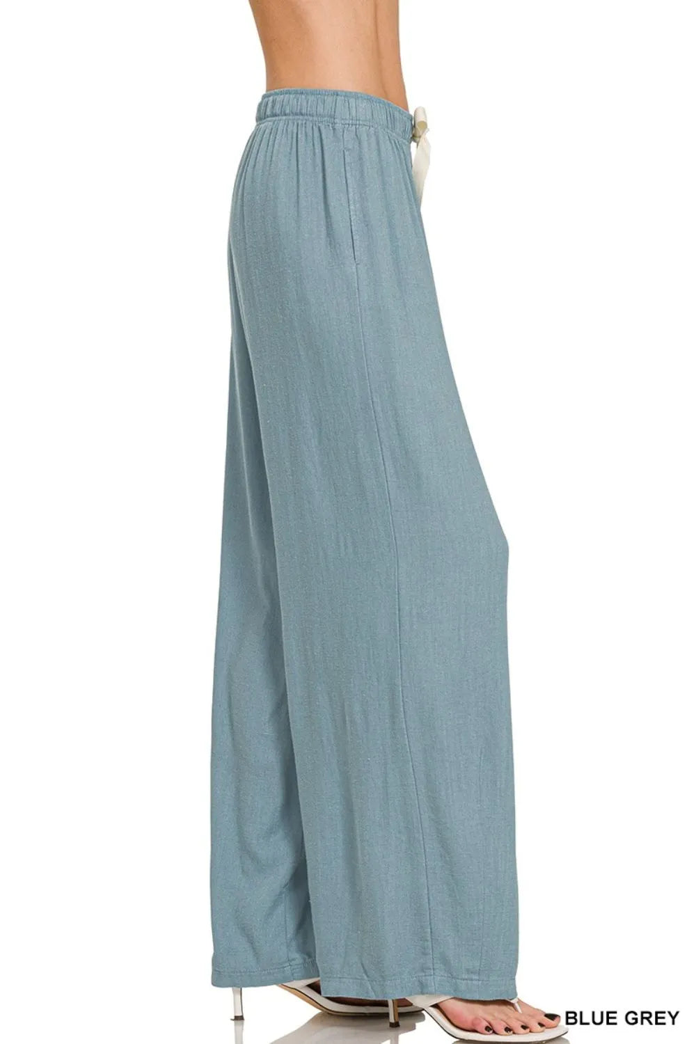 Linen Drawstring Pants – outfit idea for women | Ro + Ivy