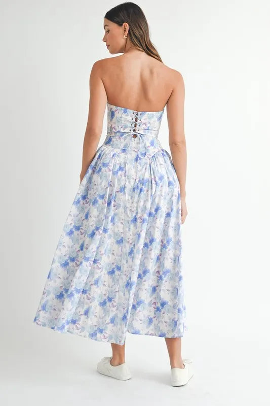 Sweetheart Neckline Floral Printed Midi Dress – outfit idea for women | Ro + Ivy