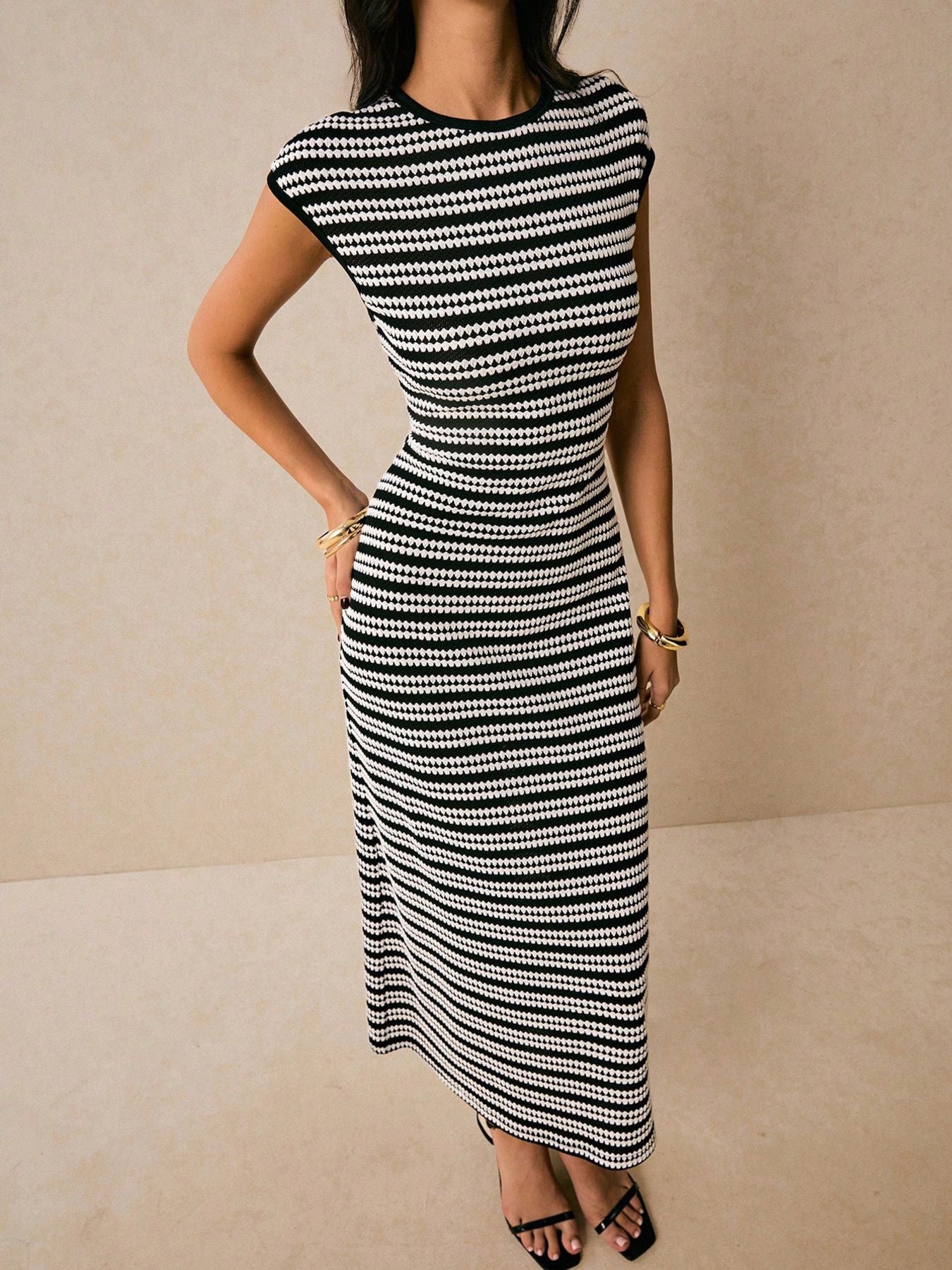 Round Neck Short Sleeve Striped Bodycon Midi Dress - Midi Dresses