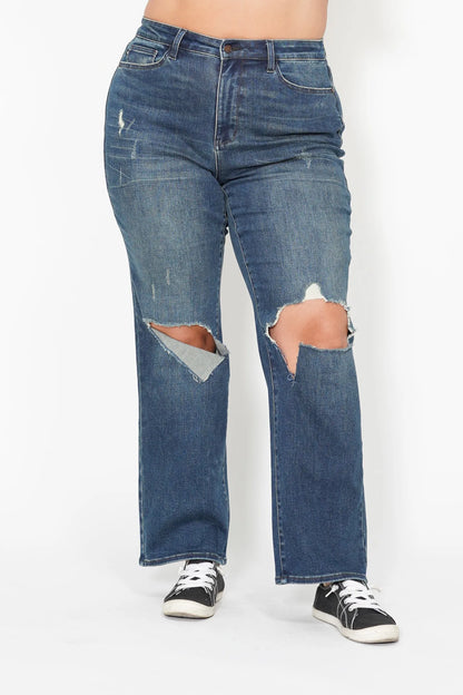 High Waist Ripped Knee Dad Jeans – outfit idea for women | Ro + Ivy