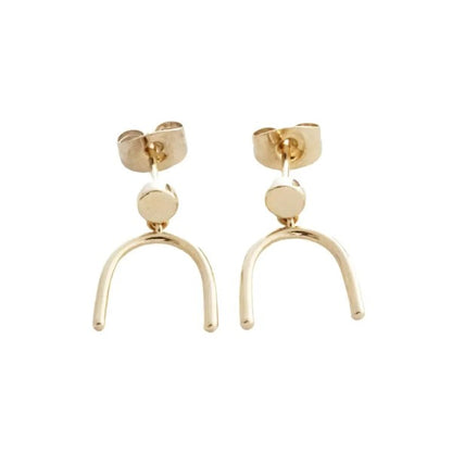 June Arch Stud Earrings – outfit idea for women | Ro + Ivy