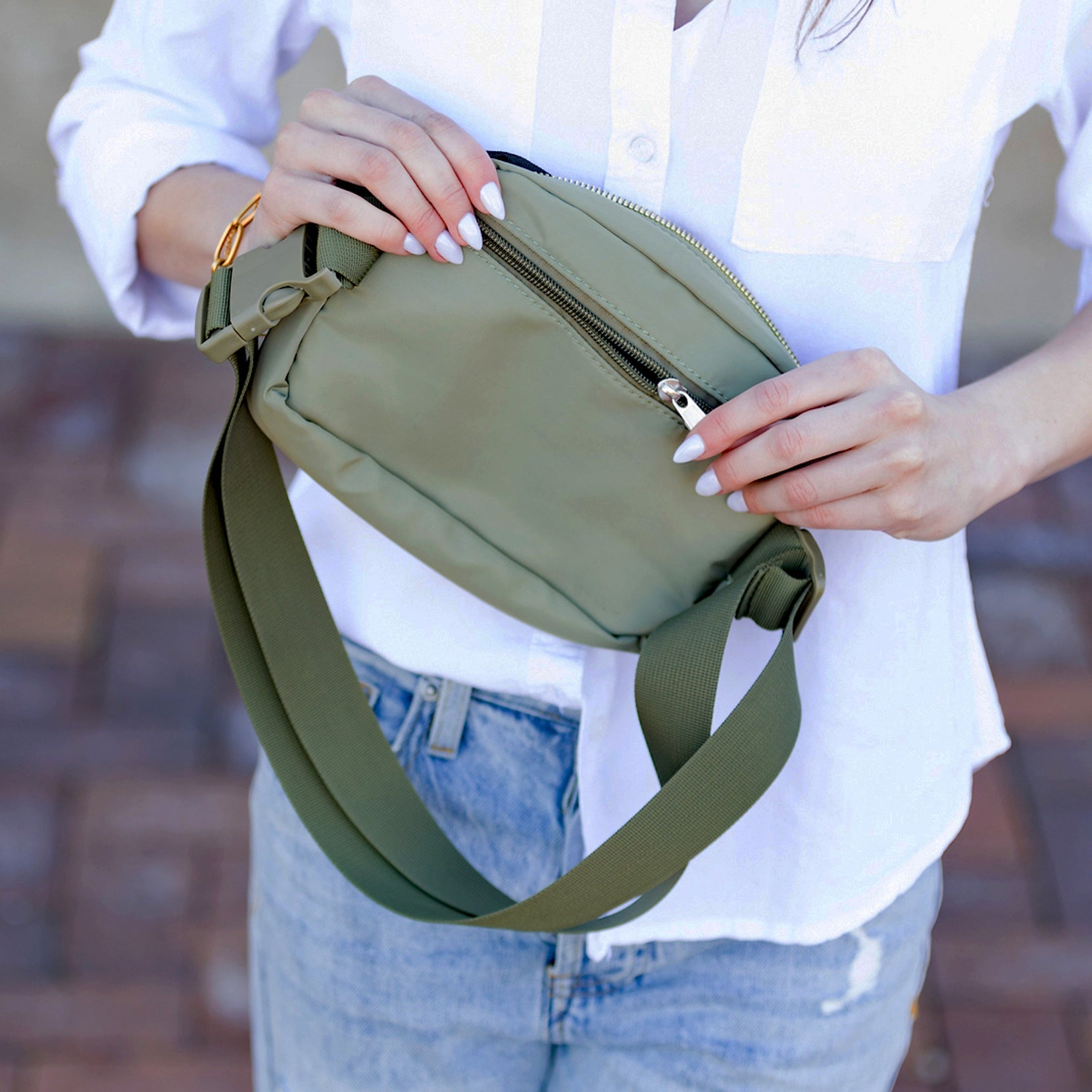 Roam 2L Oversize Nylon Sling Crossbody Belt Bum Fanny Waist Bag -