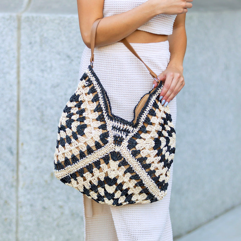 Woven Straw Shoulder Bag — Vegan Leather Strap Magnetic Clasp Closure - Shoulder Bags