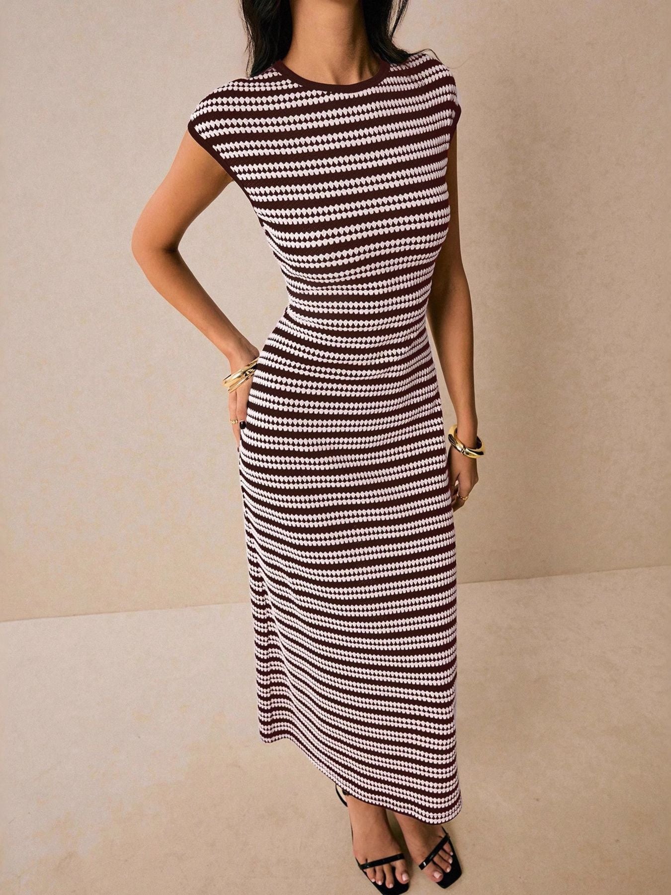Round Neck Short Sleeve Striped Bodycon Midi Dress - Midi Dresses