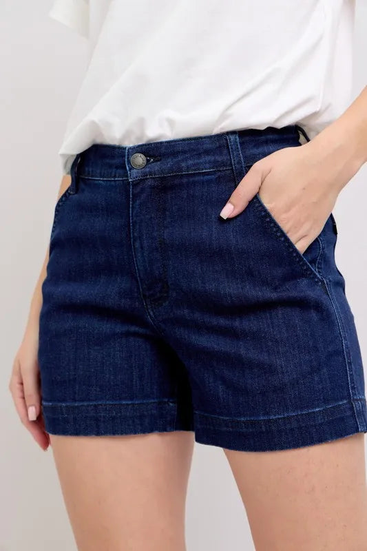 High Waist Denim Shorts in Dark Blue – outfit idea for women | Ro + Ivy