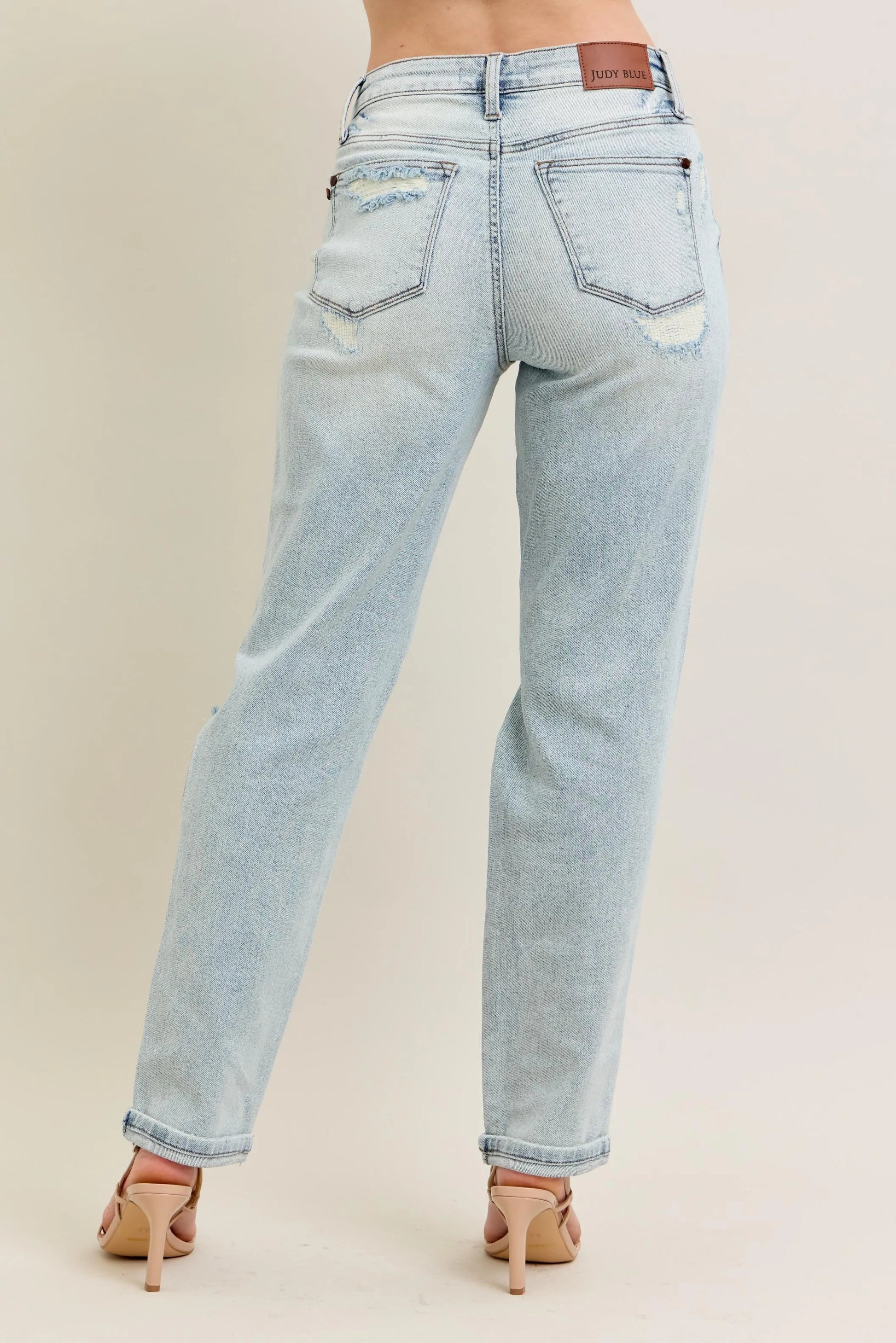 Distressed Single Cuff Boyfriend Jeans Trendy Jeans Outfit Idea for Women | Ro + Ivy