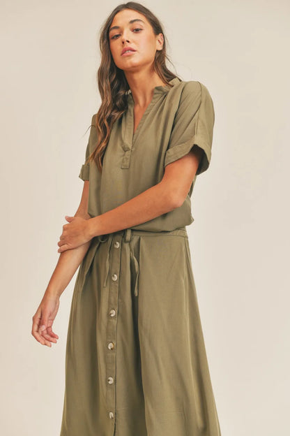 Short Sleeve Top And Button Down Midi Skirt Set – outfit idea for women | Ro + Ivy