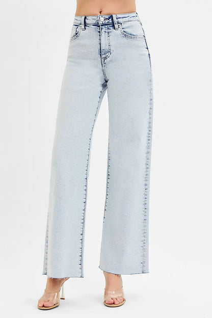 Full Size High Rise Wide Leg Jeans Plus Size – LIGHT outfit idea for women | Ro + Ivy