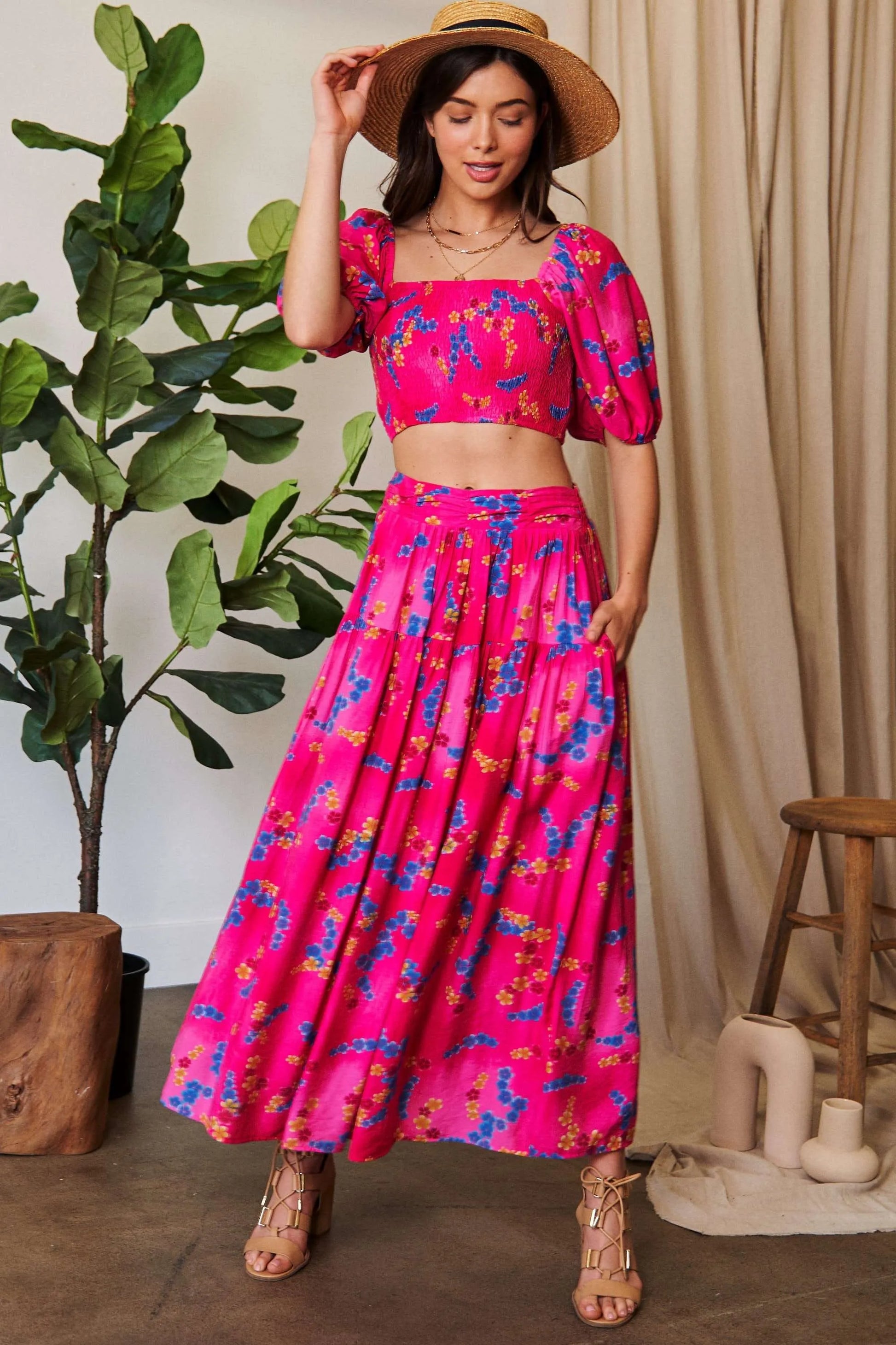 Smocing Bodice Puff Short Sleeve Printed Crop Top – outfit idea for women | Ro + Ivy