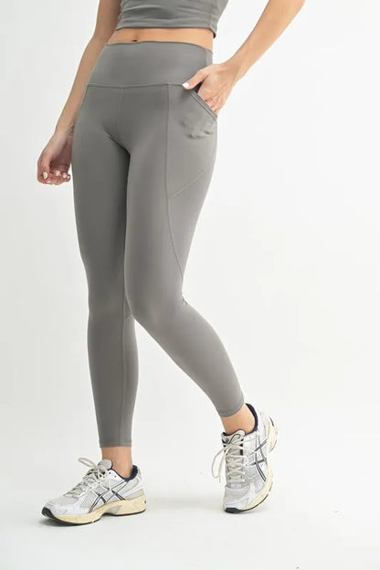 Venice Cloud Light Sculpt High-Waisted Leggings – outfit idea for women | Ro + Ivy