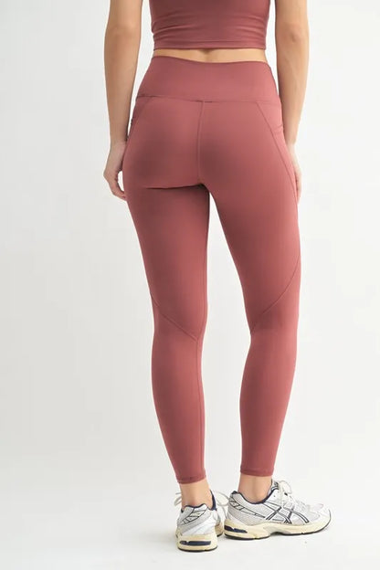 Venice Cloud Light Sculpt High-Waisted Leggings – outfit idea for women | Ro + Ivy
