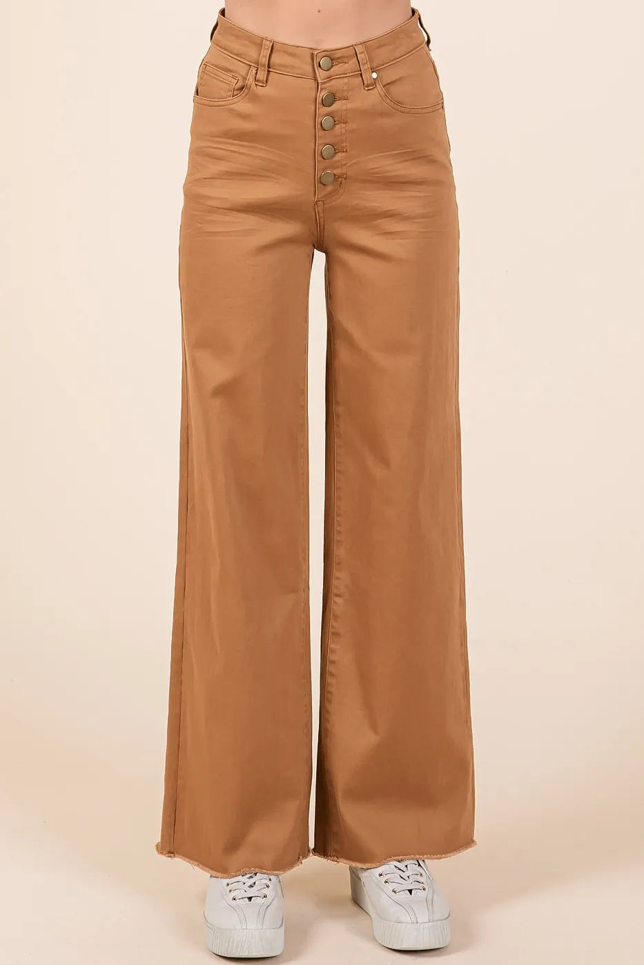 Twill High Waisted Button Fly Wide Leg Pants in Camel – CAMEL outfit idea for women | Ro + Ivy