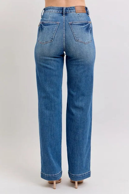 High Waist Contrast Thread Straight Jeans – outfit idea for women | Ro + Ivy
