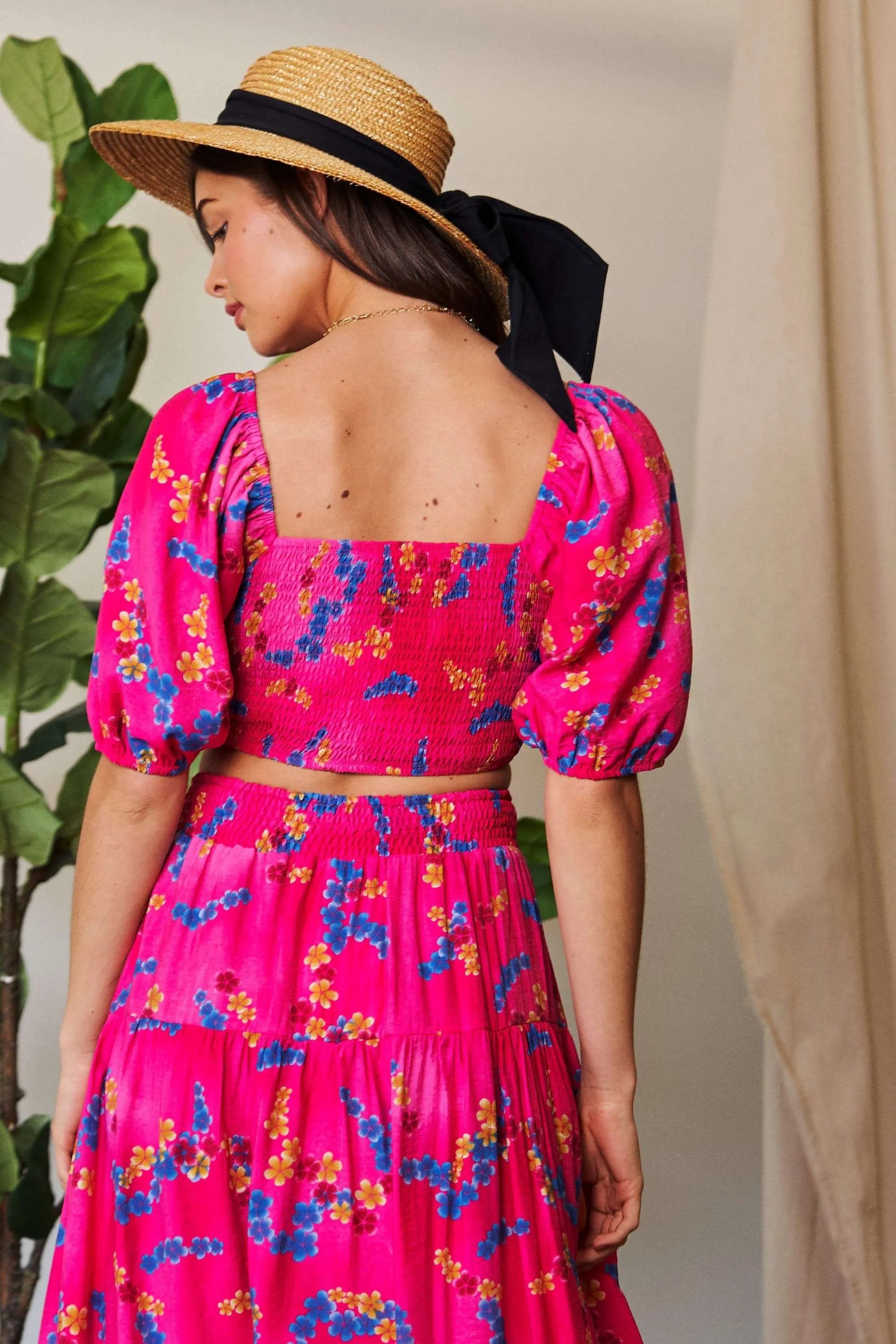 Smocing Bodice Puff Short Sleeve Printed Crop Top – outfit idea for women | Ro + Ivy