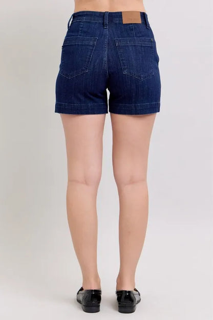 High Waist Denim Shorts in Dark Blue – outfit idea for women | Ro + Ivy
