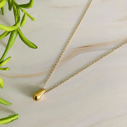 Dainty Teardrop Pendant Necklace — Minimalist Everyday Jewelry - Necklaces