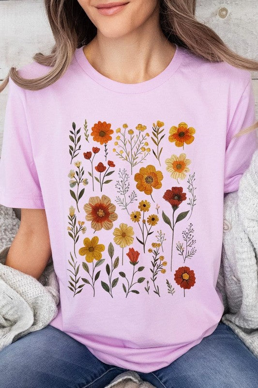 Retro Wildflowers Plus Size Graphic T-Shirt – LILAC outfit idea for women | Ro + Ivy