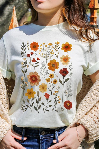 Retro Wildflowers Plus Size Graphic T-Shirt – CITRON outfit idea for women | Ro + Ivy
