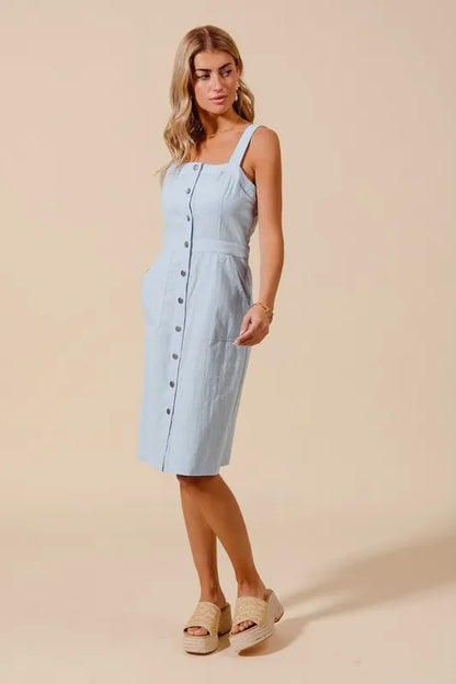 Button Down Pocket Front Pinafore Knee Length Dress in LT Denim – outfit idea for women | Ro + Ivy