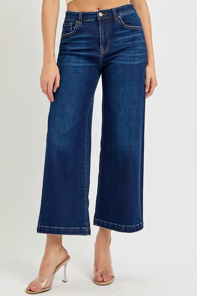 High Rise Crop Wide Leg Jeans | Trendy Jeans Outfit Idea for Women by Ro + Ivy | Elevated Basics, Modern Comfort & Style
