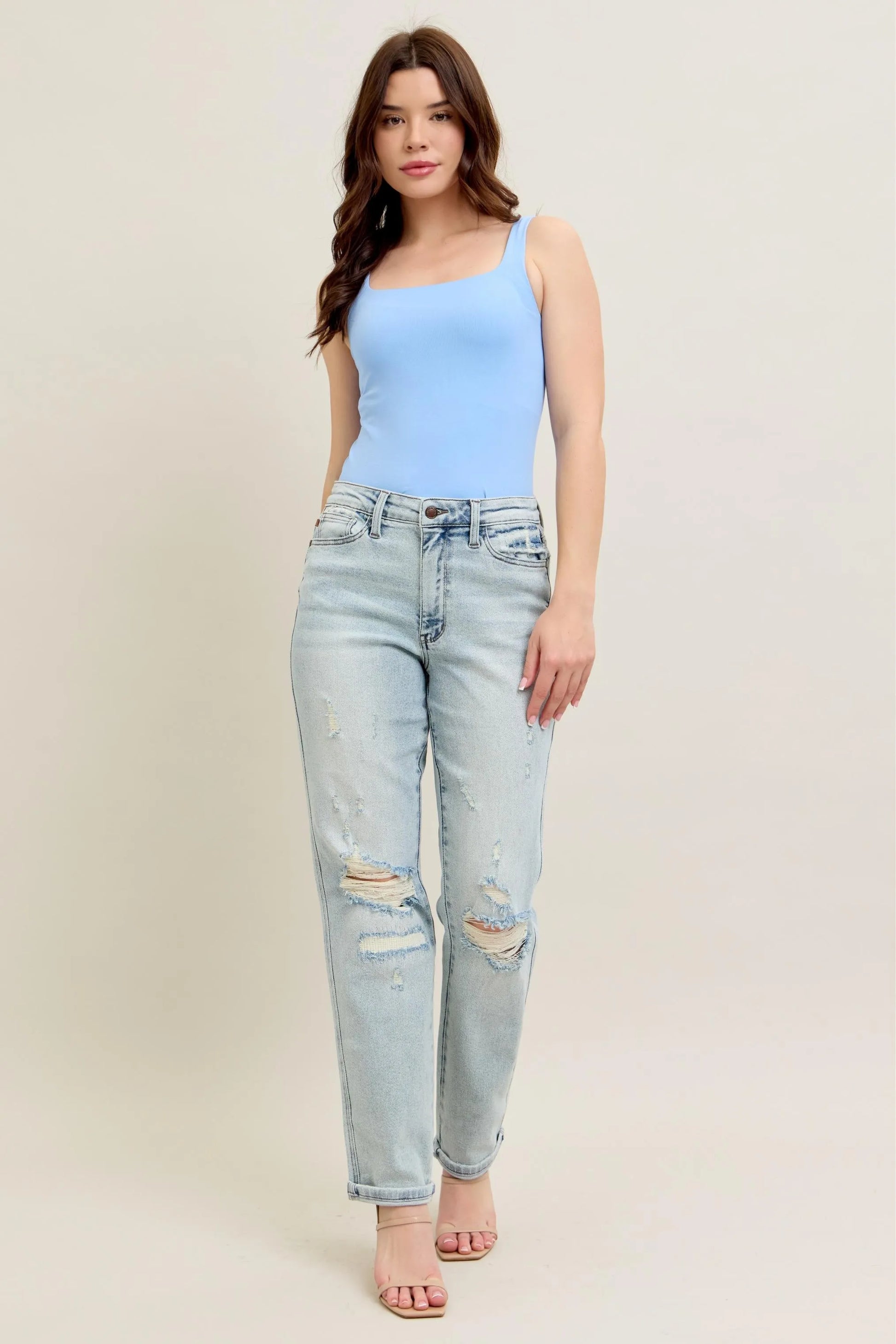 LT Distressed Single Cuff Boyfriend Jeans Trendy Jeans Outfit Idea for Women | Ro + Ivy