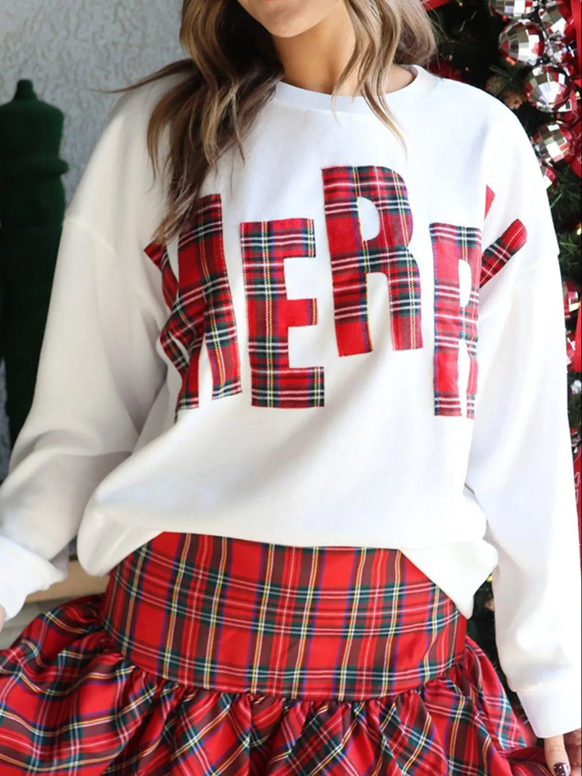 Plaid Merry Christmas Sweatshirt with Long Sleeves White