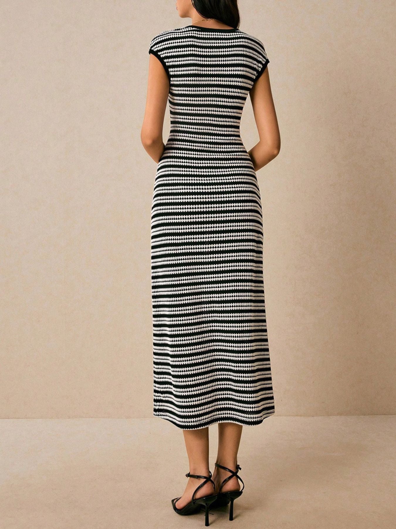 Round Neck Short Sleeve Striped Bodycon Midi Dress - Midi Dresses