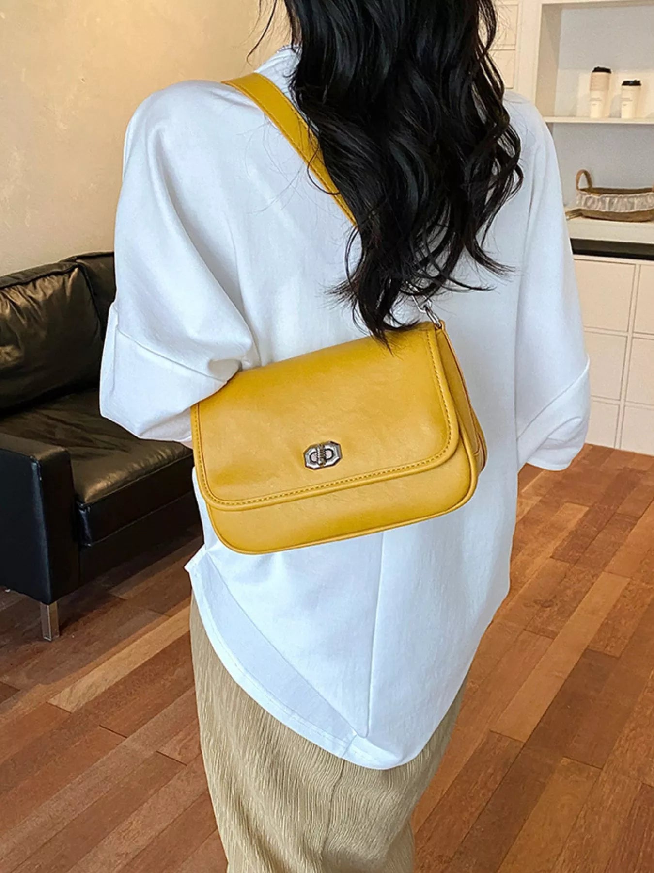 Twist Lock Shoulder Bag Yellow onesize
