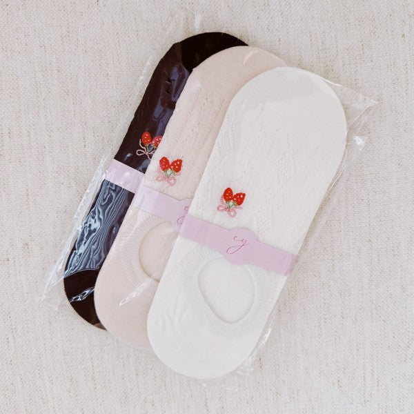 Set Of 3 Side Strawberry Low Cut Socks | Trendy Socks Outfit Idea for Women by Ro + Ivy | Elevated Basics, Modern Comfort & Style