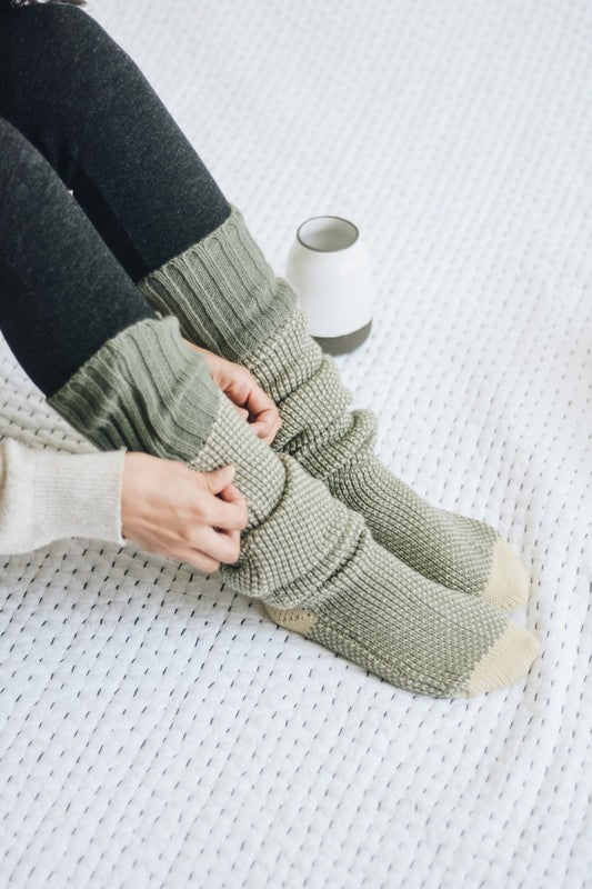 Long Knit Knee High Lounge Socks Trendy Socks Outfit Idea for Women | Ro + Ivy