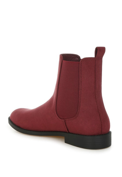 Low Block Heel Chelsea Boots | Trendy Boots Outfit Idea for Women by Ro + Ivy | Elevated Basics, Modern Comfort & Style