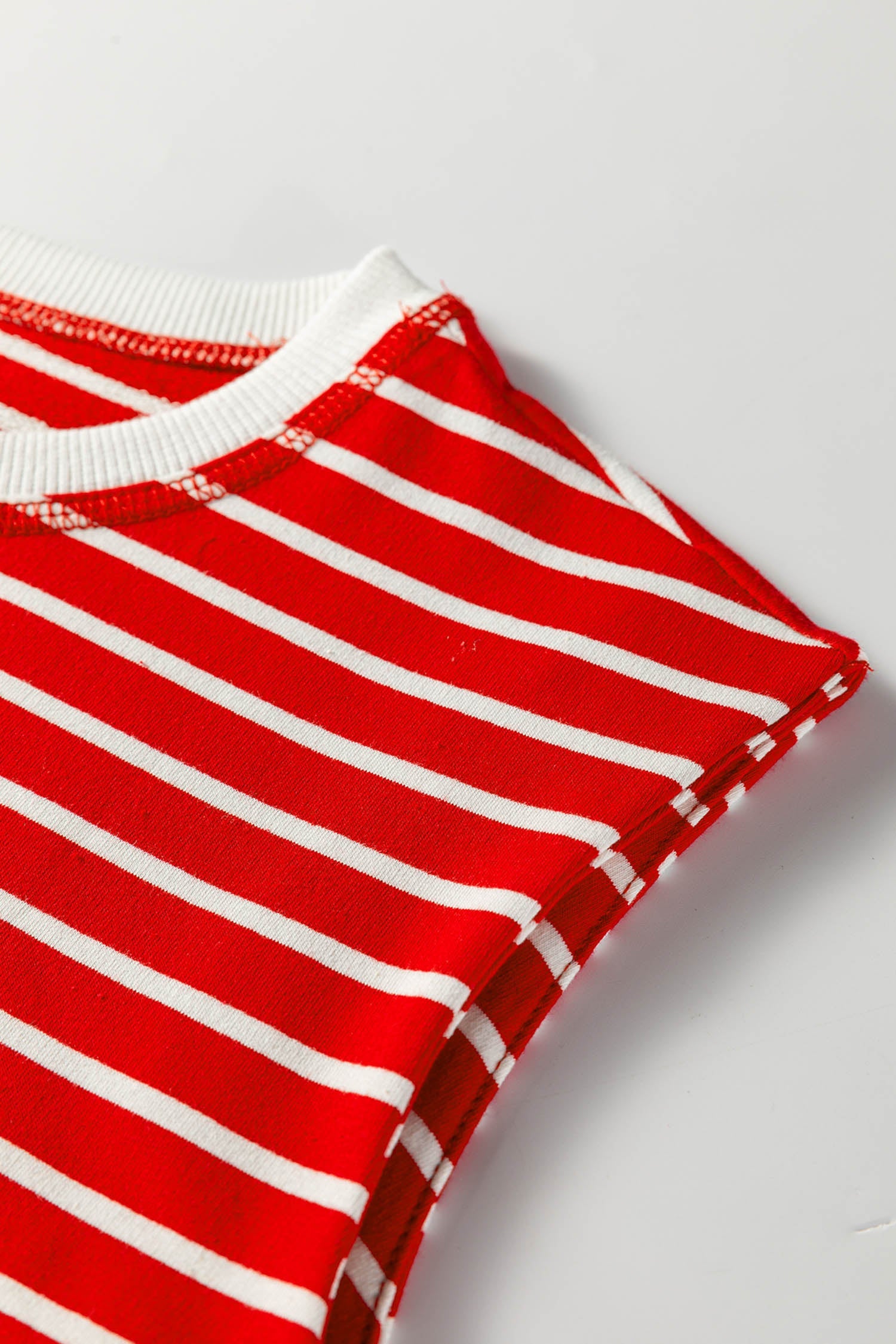 Striped Trim Loose Sleeveless Tank Top — Classic Chic Versatile Everyday Style - Tank Tops