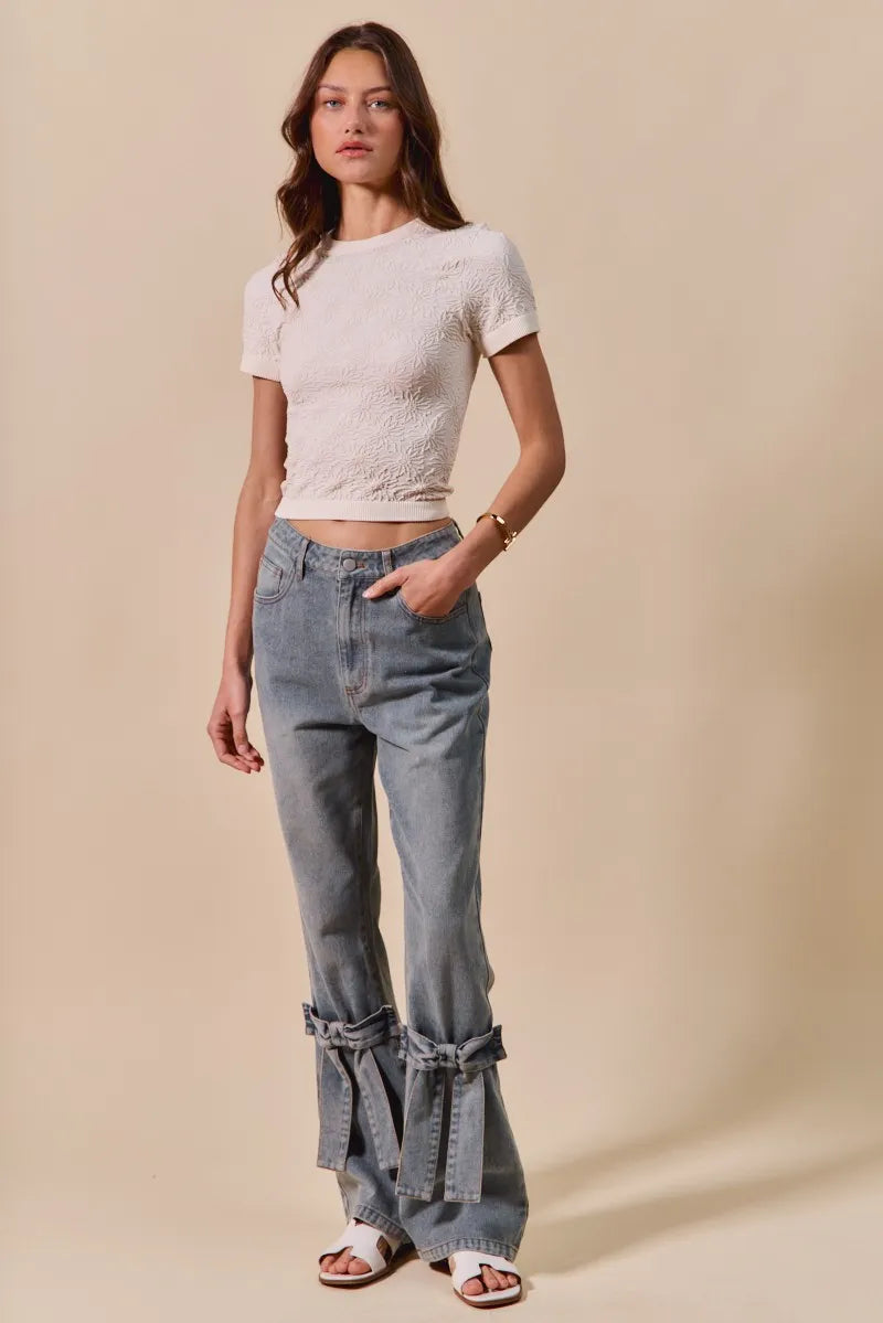 Floral Round Neck Short Sleeve Top | Trendy Tops Outfit Idea for Women by Ro + Ivy | Elevated Basics, Modern Comfort & Style