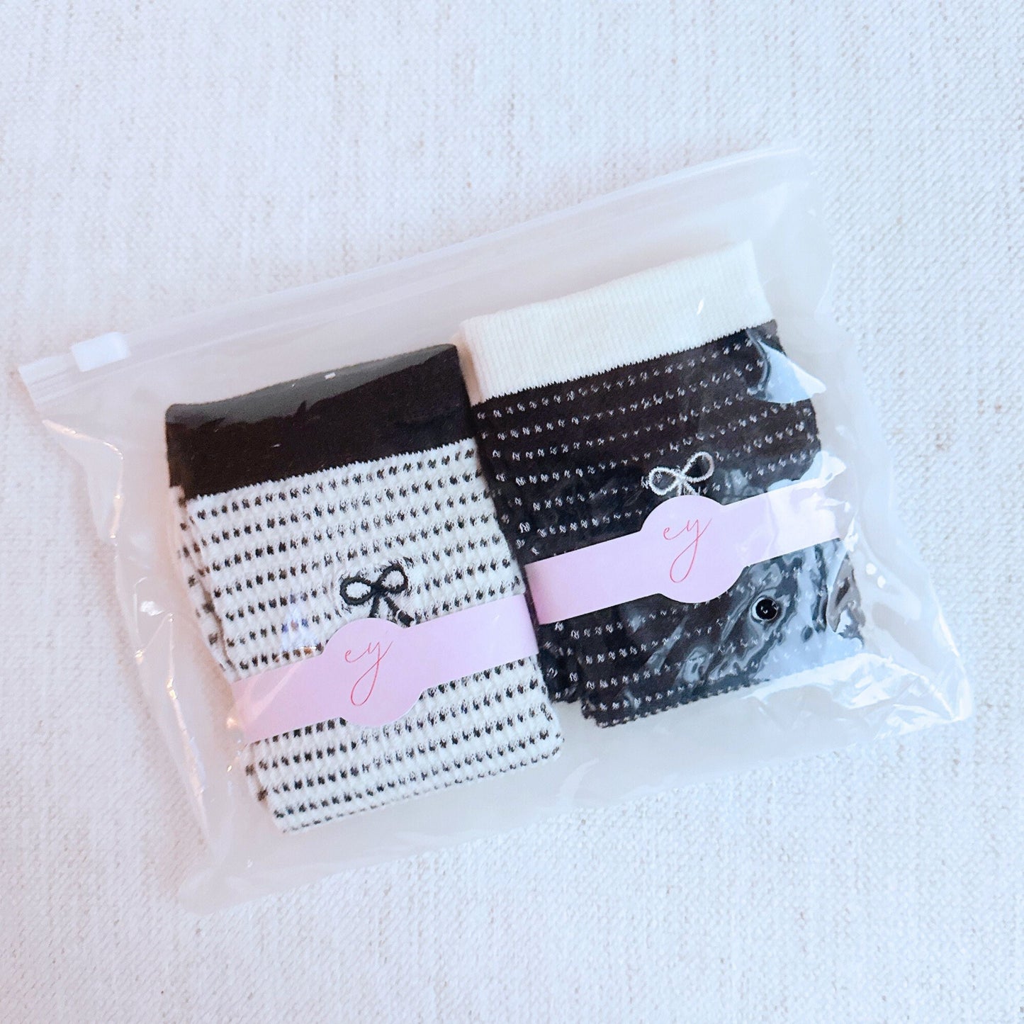 Bow & Stripe Ankle Socks 2-Pack — Modern Preppy Style - Socks