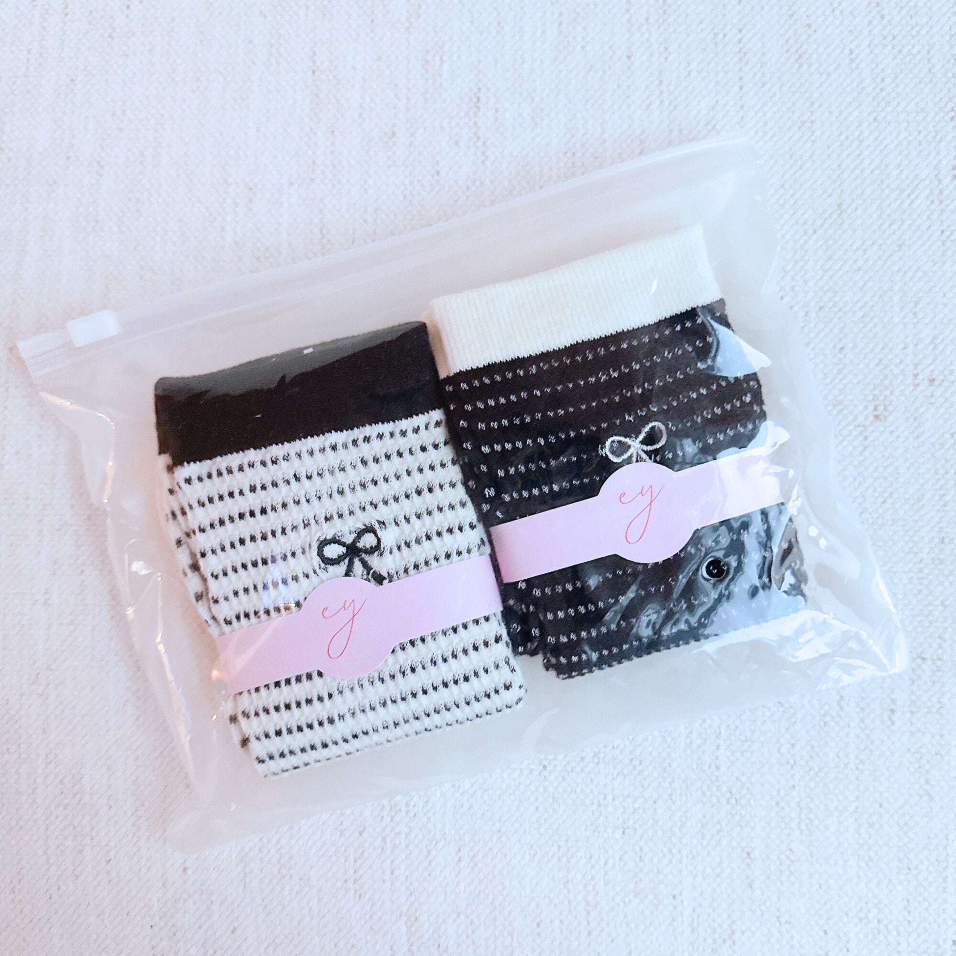 Bow & Stripe Ankle Socks 2-Pack — Modern Preppy Style - Socks