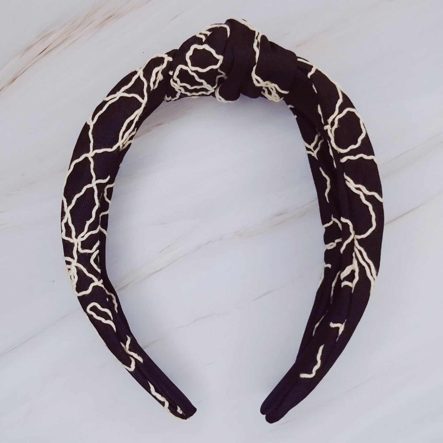 Classic Knot Stitch Detail Elegant Headband — Everyday Polished Hair Accessory - Black Headbands