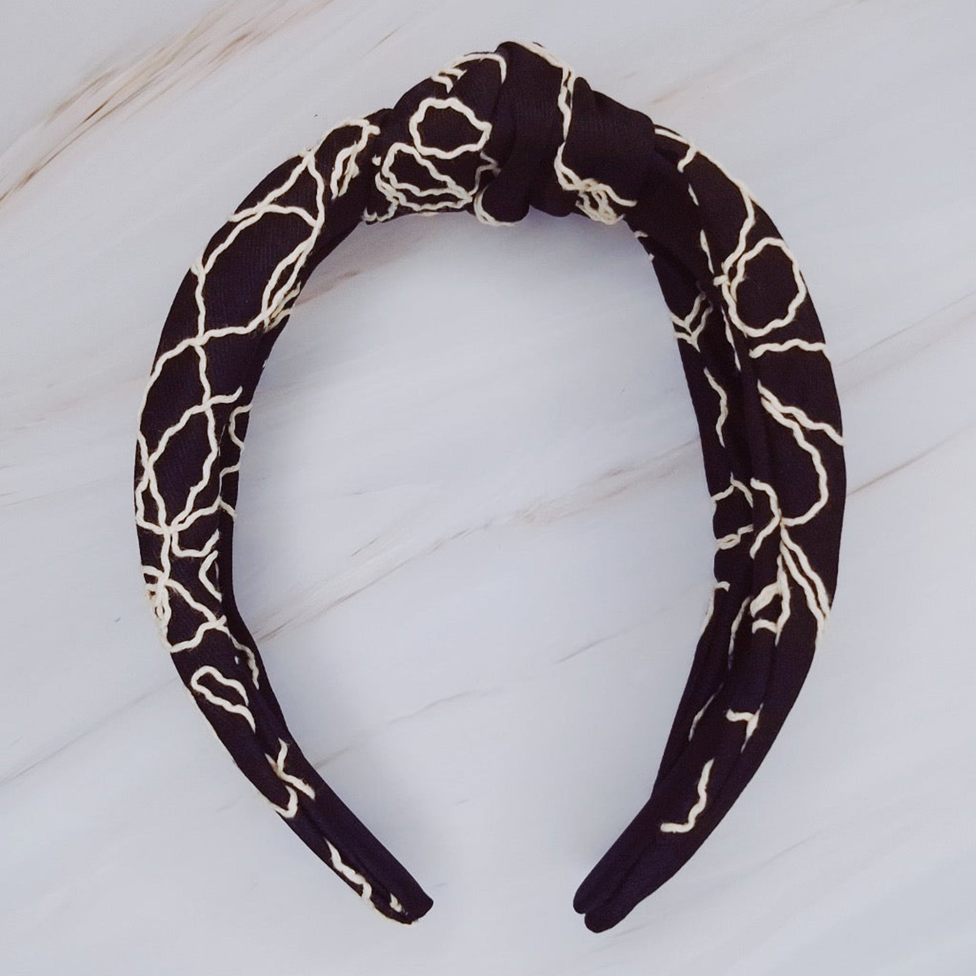 Classic Knot Stitch Detail Elegant Headband — Everyday Polished Hair Accessory - Black Headbands