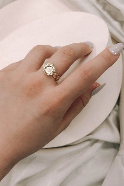 Bloom Adjustable Ring - Ro + Ivy