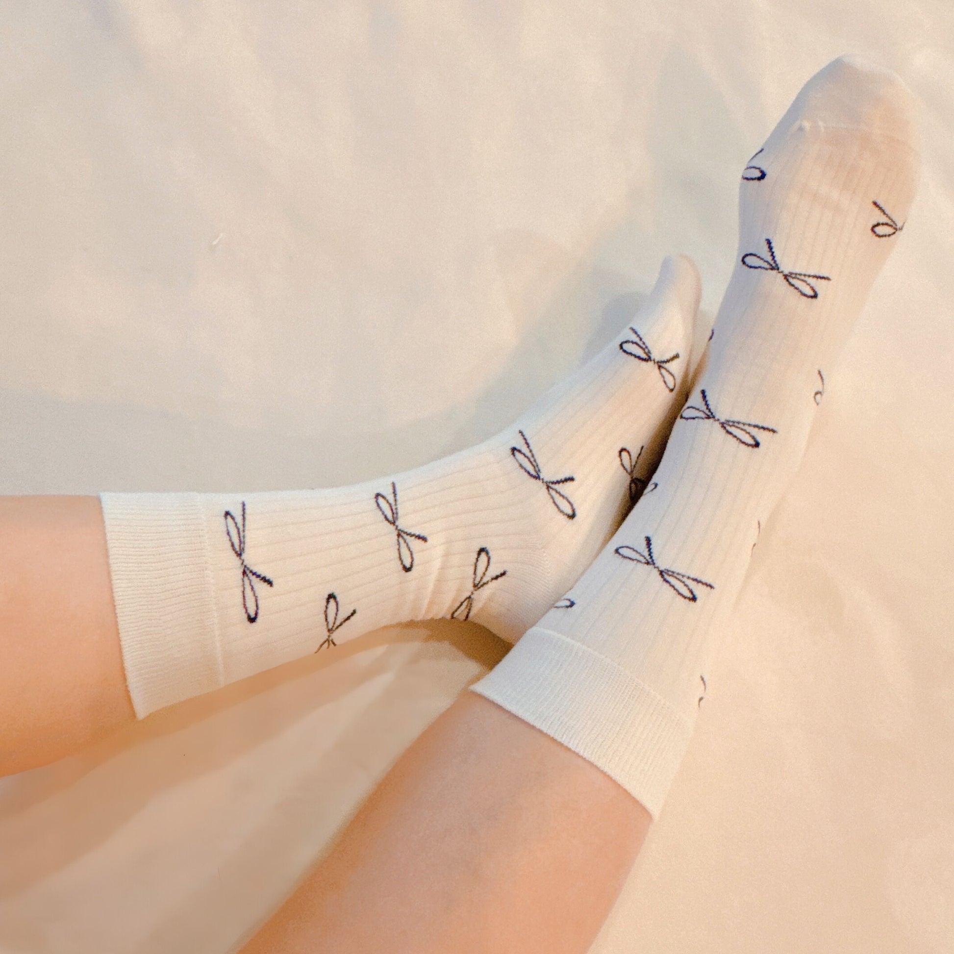 Minimalist Bow Ankle Socks 2-Pack — Elegant Everyday Design - Socks