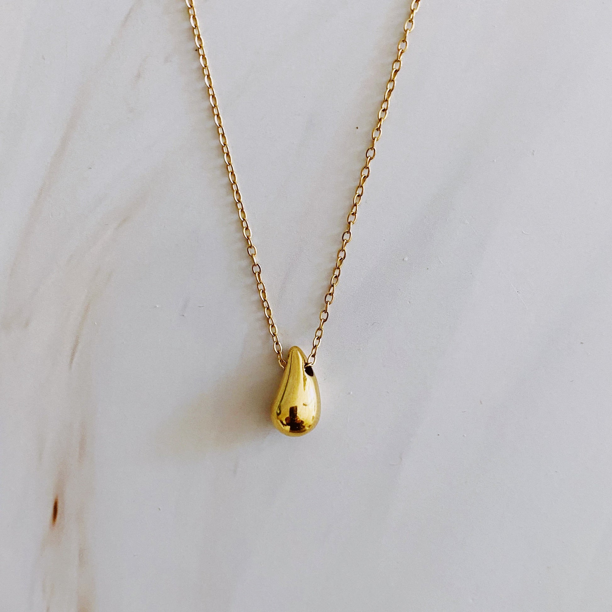 Dainty Teardrop Pendant Necklace — Minimalist Everyday Jewelry - Necklaces