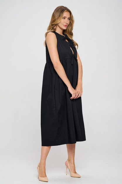 Cotton Sleeveless Dress with Front Tie – outfit idea for women | Ro + Ivy