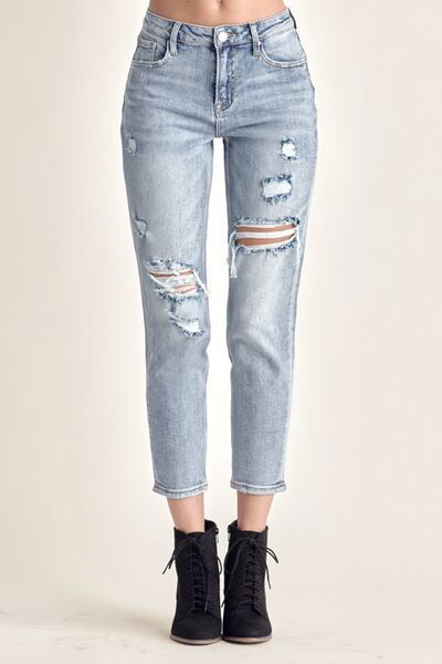 Distressed Slim Cropped Jeans for Women – outfit idea for women | Ro + Ivy