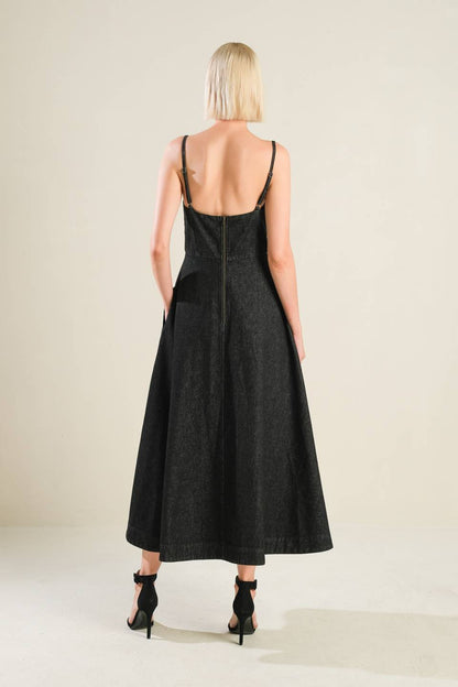 Sweetheart Denim Midi Dress with Pockets Trendy Midi Dresses Outfit Idea for Women | Ro + Ivy