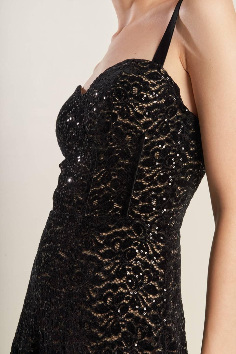 Woven Lace Midi Dress with Sweetheart Neckline and A-Line Skirt