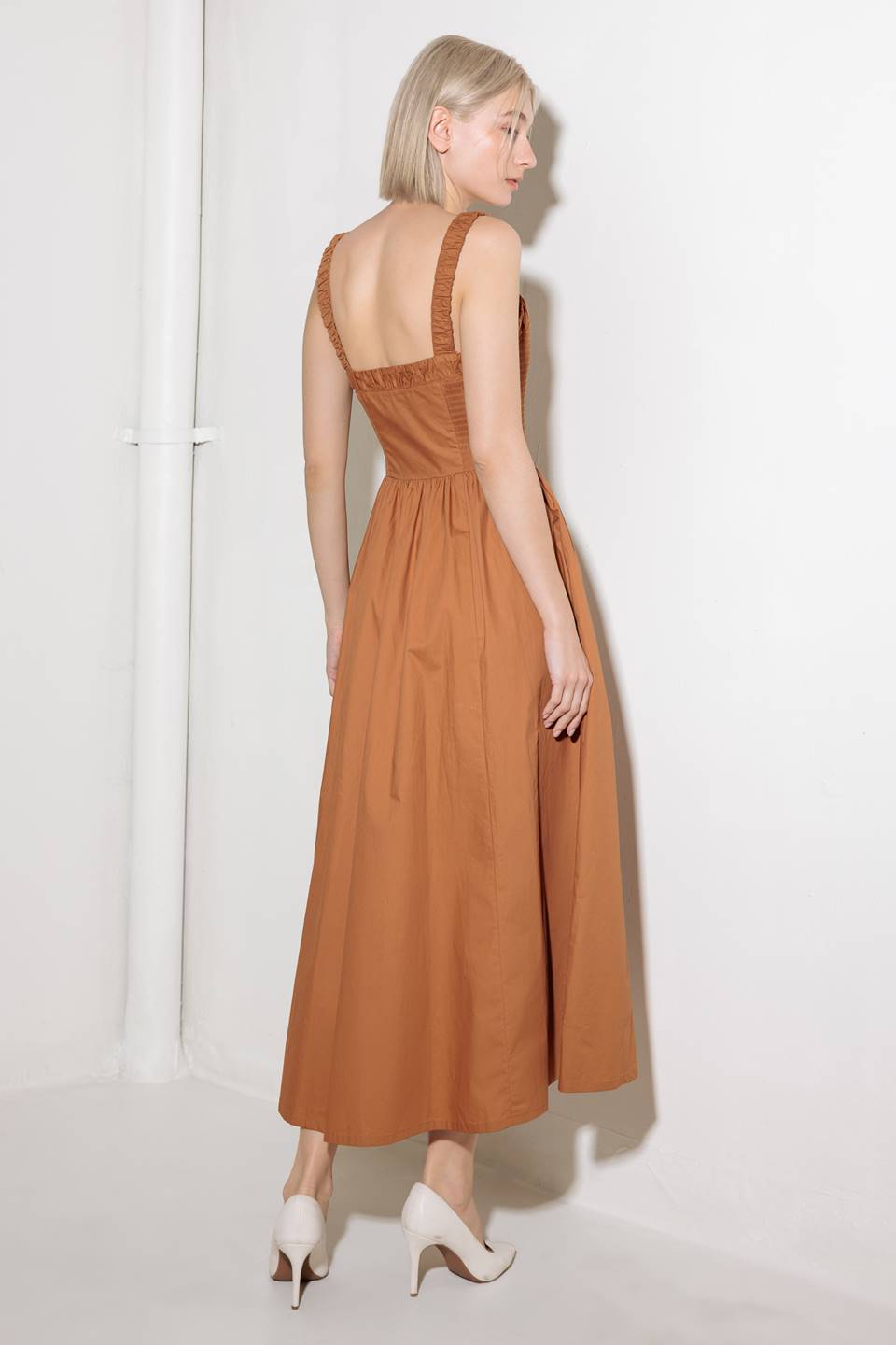 Sunset Square Neck Midi Dress with Pockets Trendy Midi Dresses Outfit Idea for Women | Ro + Ivy