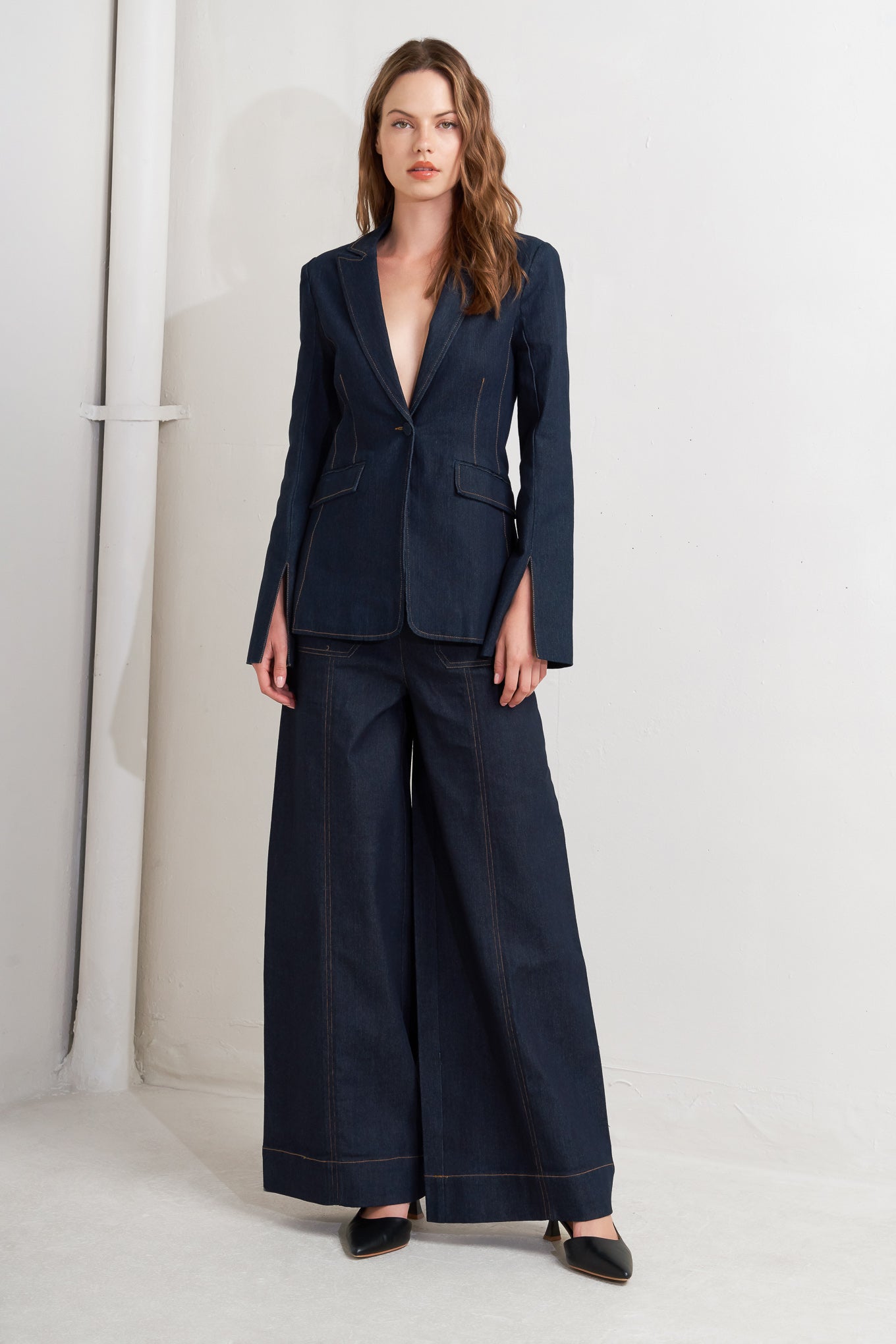 Deep V Fitted Denim Blazer | Trendy Blazers Outfit Idea for Women by Ro + Ivy | Elevated Basics, Modern Comfort & Style