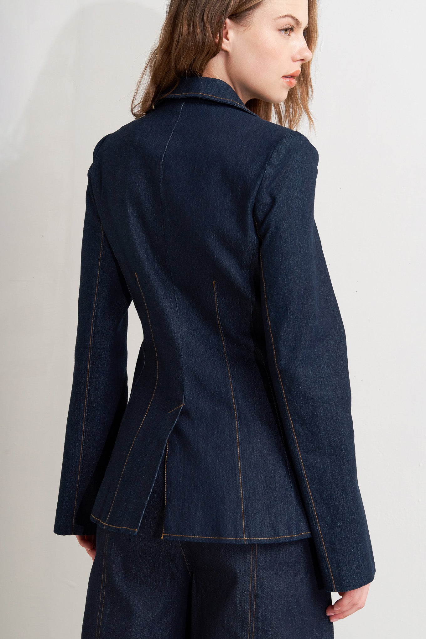 Deep V Fitted Denim Blazer | Trendy Blazers Outfit Idea for Women by Ro + Ivy | Elevated Basics, Modern Comfort & Style